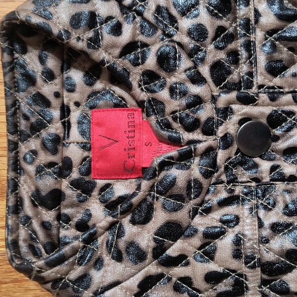 V Cristina vest, size small, leopard print - Picture 2 of 3